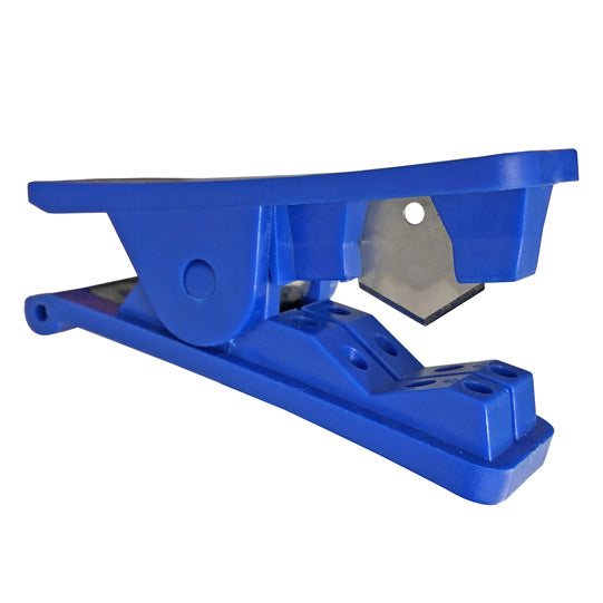 Cutter for polyamide pipe/hose