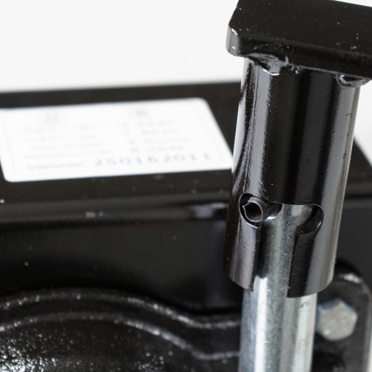 Spare wheel lifting jack w/ removable crank handle