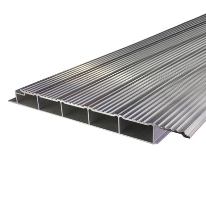 Alumiininen lattiaprofiili 300 mm. uritettu. 40 mm paksu. anodisoitu